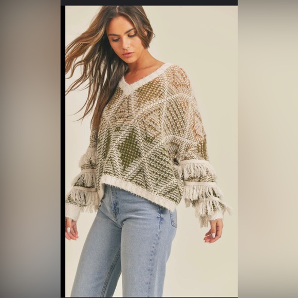 SADIE & SAGE soft green Aztec chunky knit sweater - Picture 1 of 6